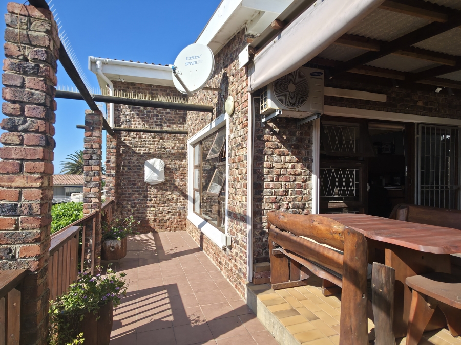 4 Bedroom Property for Sale in Noorsekloof Eastern Cape